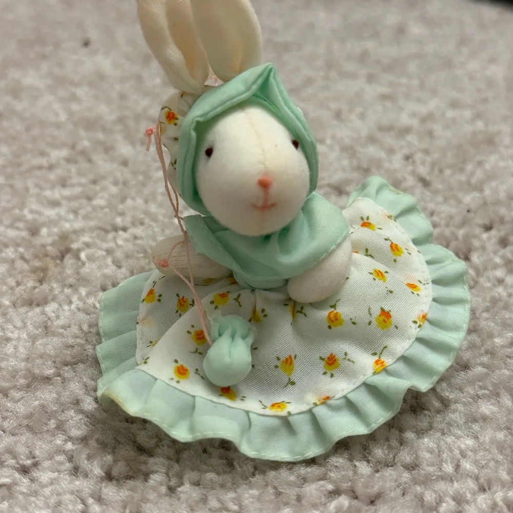 Vintage Russ Berrie Easter Bunny Mini Cloth Doll 3,5ʼʼ
